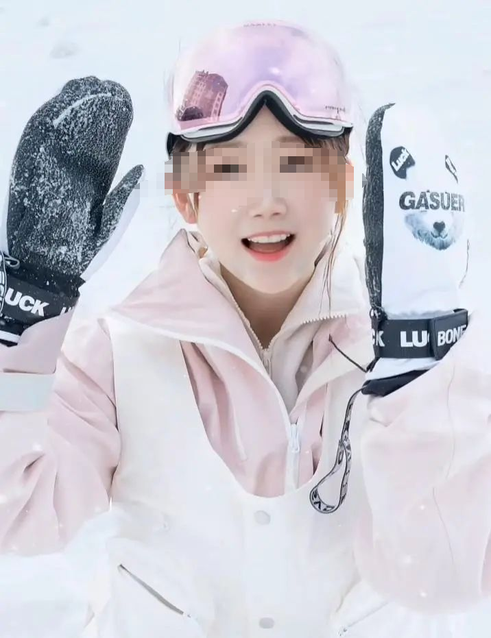 女主播突发脑溢血去世,年仅27岁-第2张图片 女主播突发脑溢血去世,年仅27岁-第2张图片