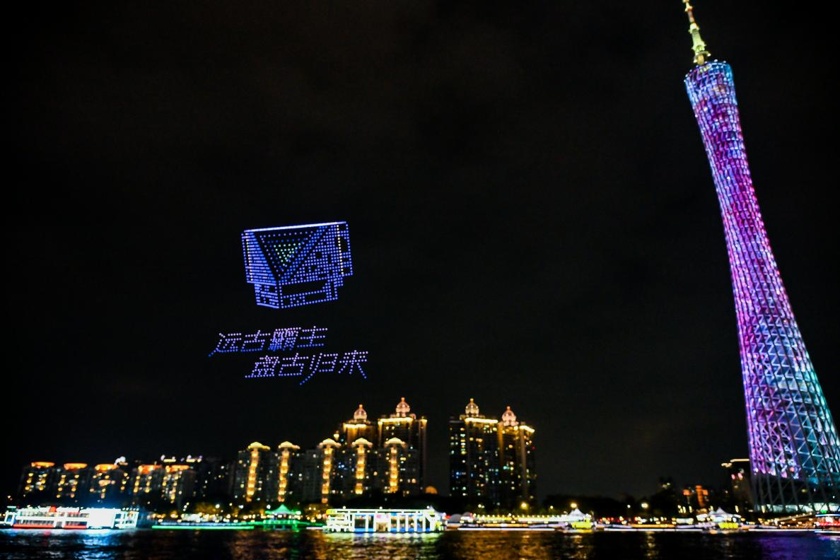 广州塔惊现“宇宙飞船”,《星际猎人》在2026星灯节整了个大活-第1张图片 广州塔惊现“宇宙飞船”,《星际猎人》在2026星灯节整了个大活-第1张图片