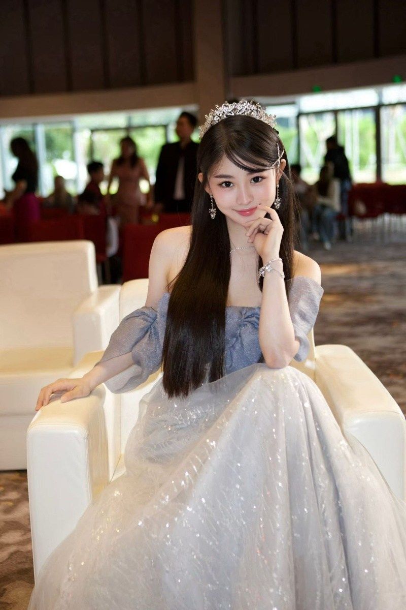 从亚洲小姐到歌剧名伶:《名利场2》选角里的宝藏面孔-第3张图片 从亚洲小姐到歌剧名伶:《名利场2》选角里的宝藏面孔-第3张图片