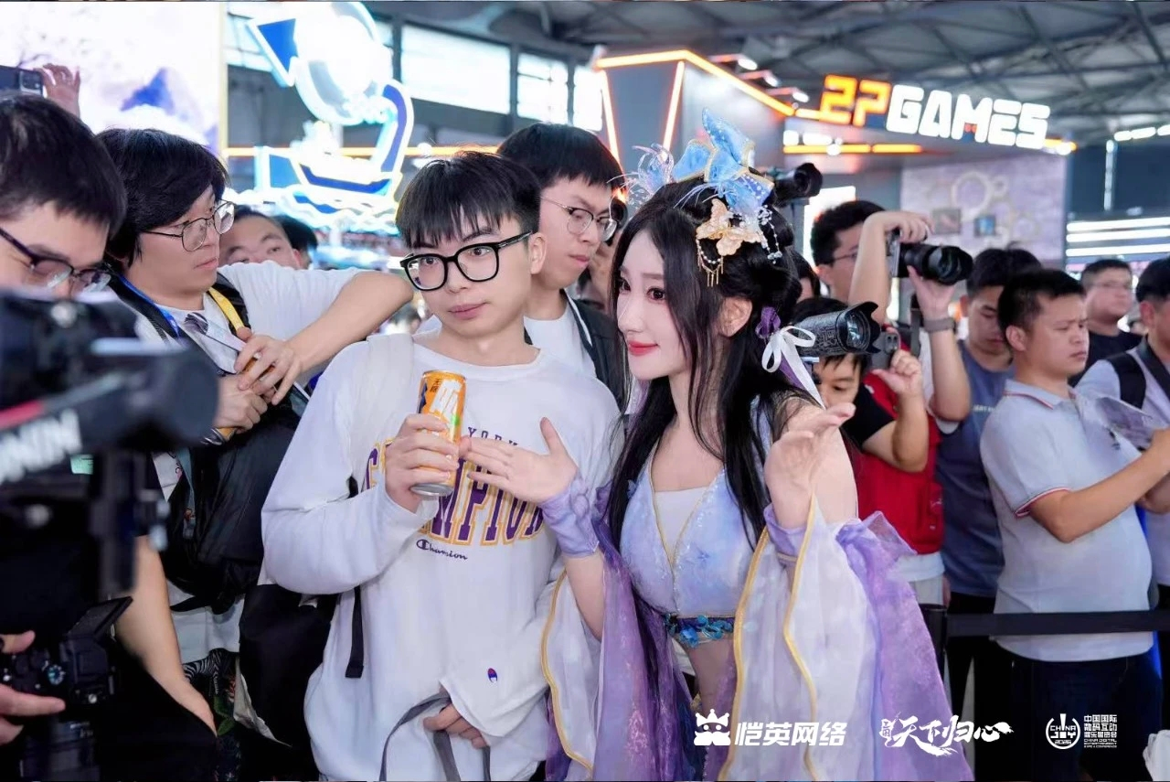 恺英网络携996传奇盒子等三大产品亮相2026ChinaJoy-第9张图片 恺英网络携996传奇盒子等三大产品亮相2026ChinaJoy-第9张图片