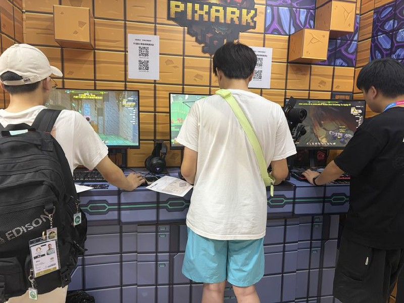 CJ现场直击,方舟系列《方块方舟:地下迷城》试玩人气爆棚-第4张图片 CJ现场直击,方舟系列《方块方舟:地下迷城》试玩人气爆棚-第4张图片