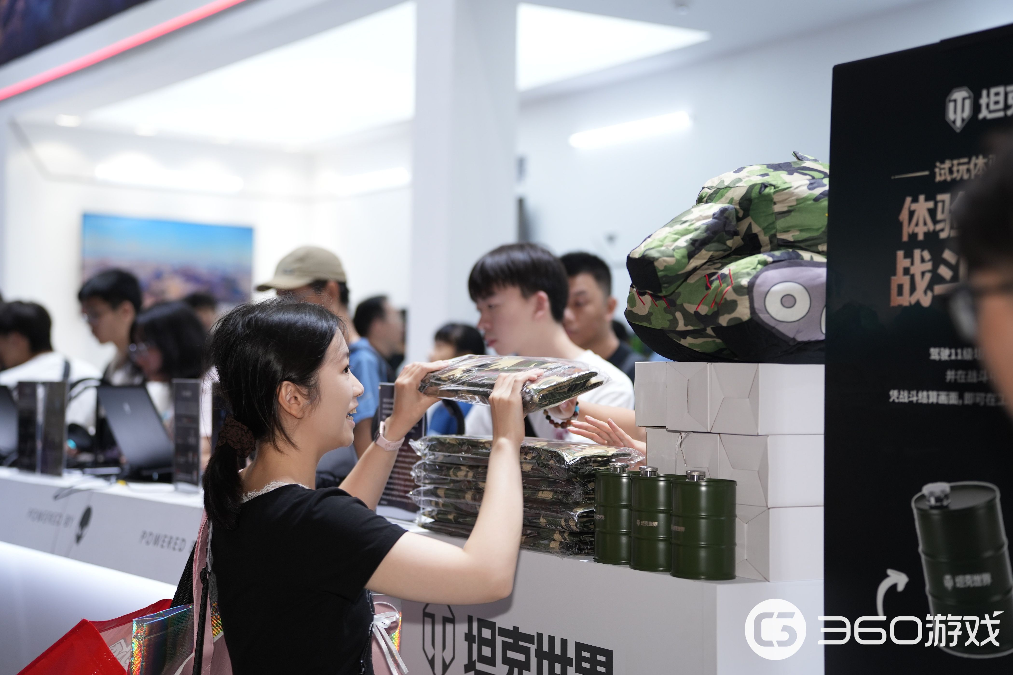 引擎轰鸣不息,《坦克世界》2026 ChinaJoy圆满收官-第2张图片 引擎轰鸣不息,《坦克世界》2026 ChinaJoy圆满收官-第2张图片